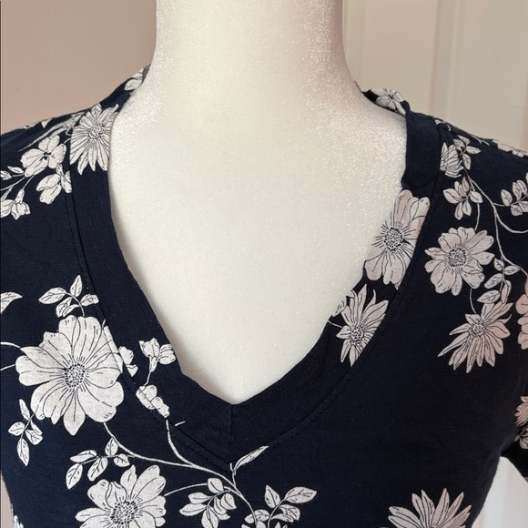 Loft V-Neck Tee - Picture 2 of 6